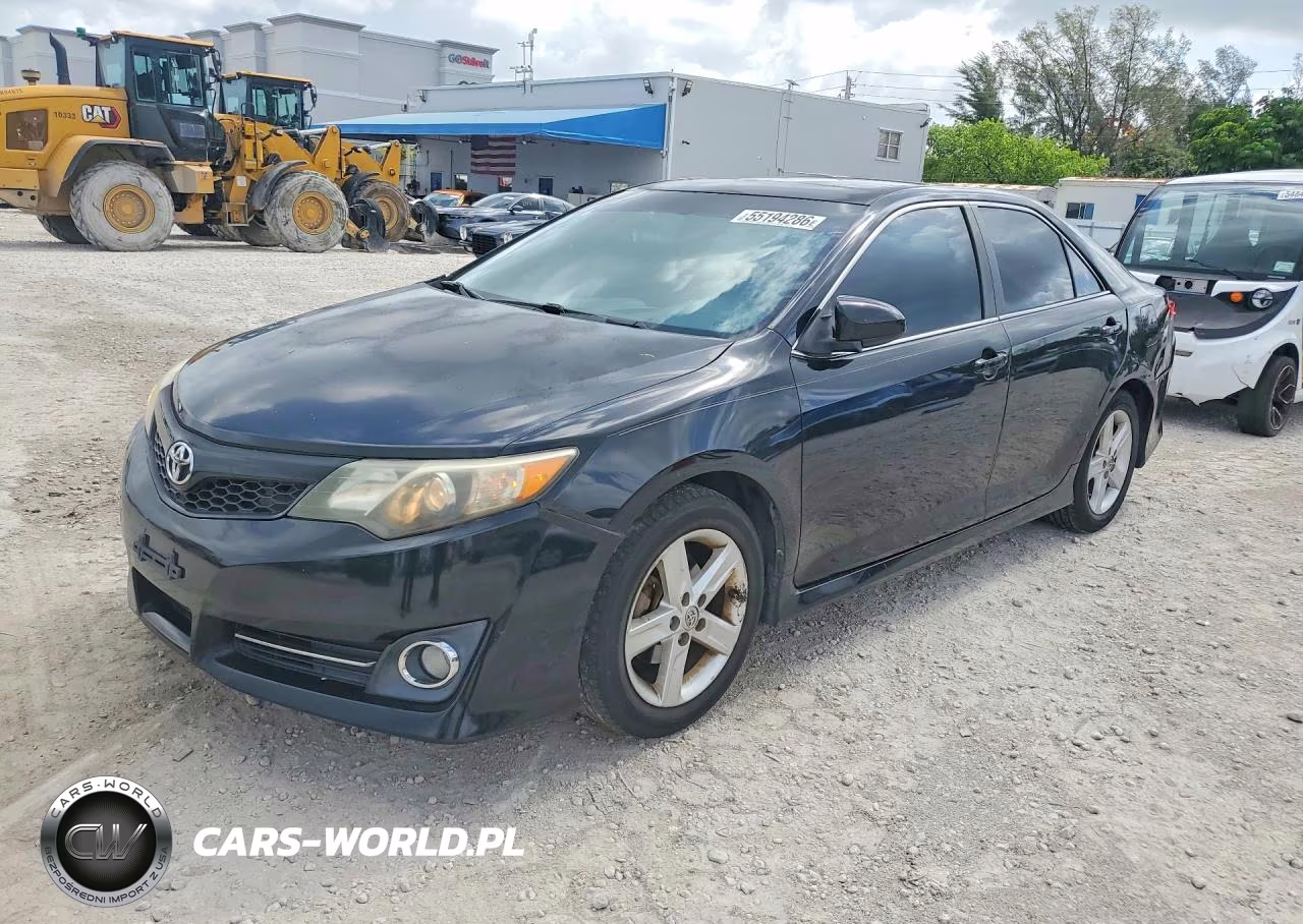 2014 Toyota Camry Se – zdjęcie 1 z 12