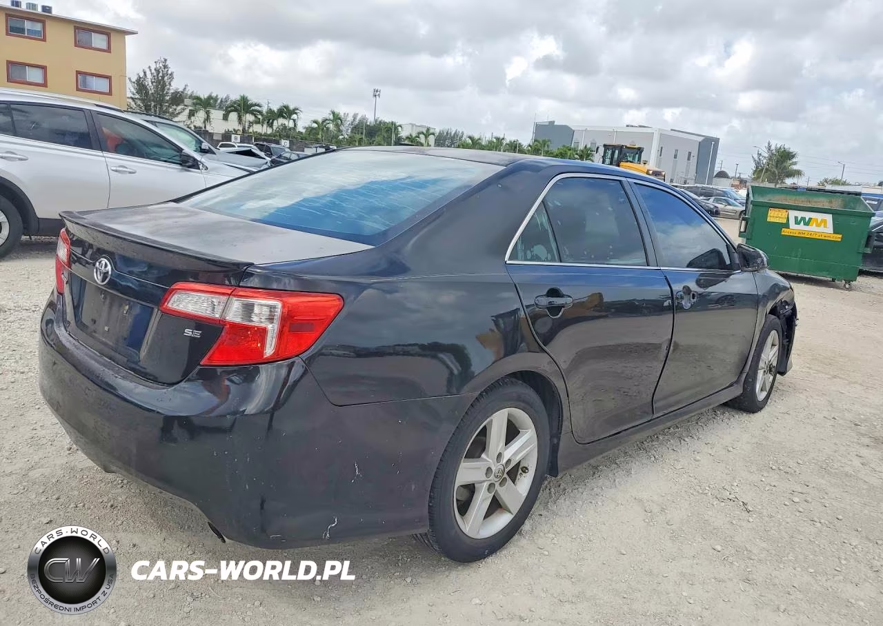 2014 Toyota Camry Se VIN:4T1BF1FK2EU787549 - 3