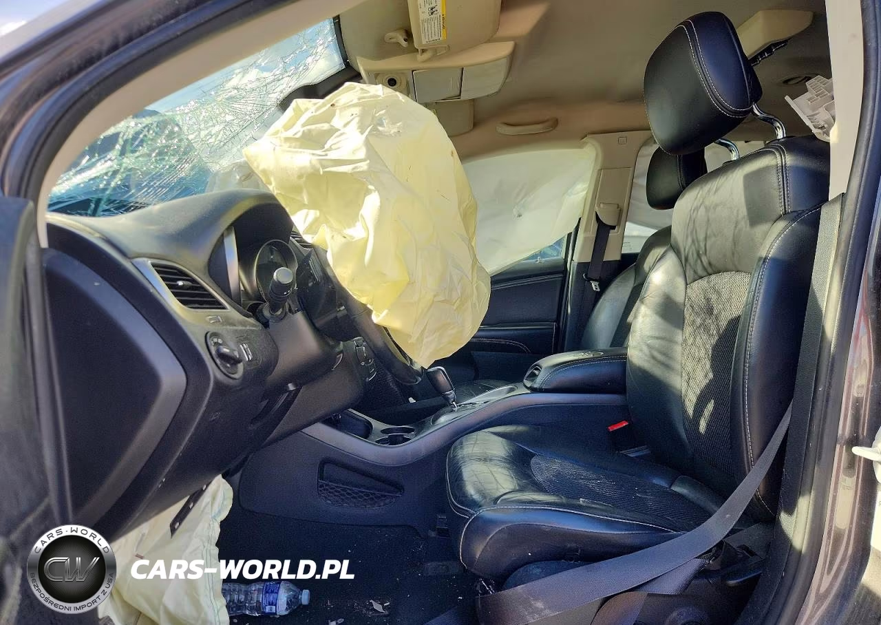 2019 Dodge Journey Crossroad VIN:3C4PDCGG2KT803518 - 7