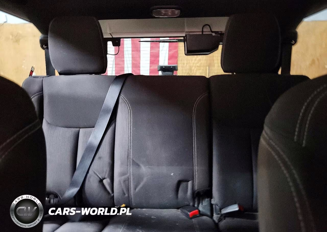 2015 Jeep Wrangler Unlimited Rubicon VIN:1C4BJWFG9FL697916 - 10