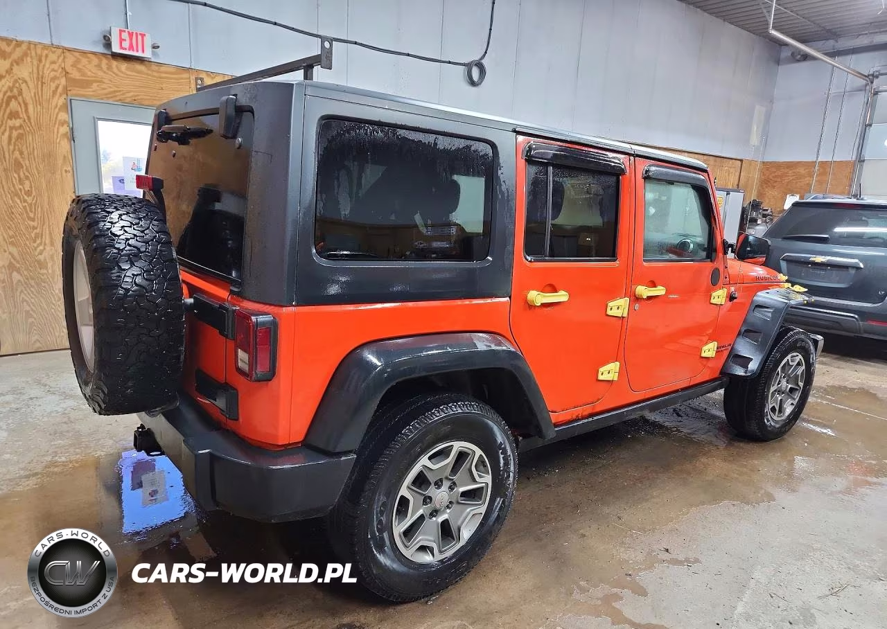 2015 Jeep Wrangler Unlimited Rubicon VIN:1C4BJWFG9FL697916 - 3