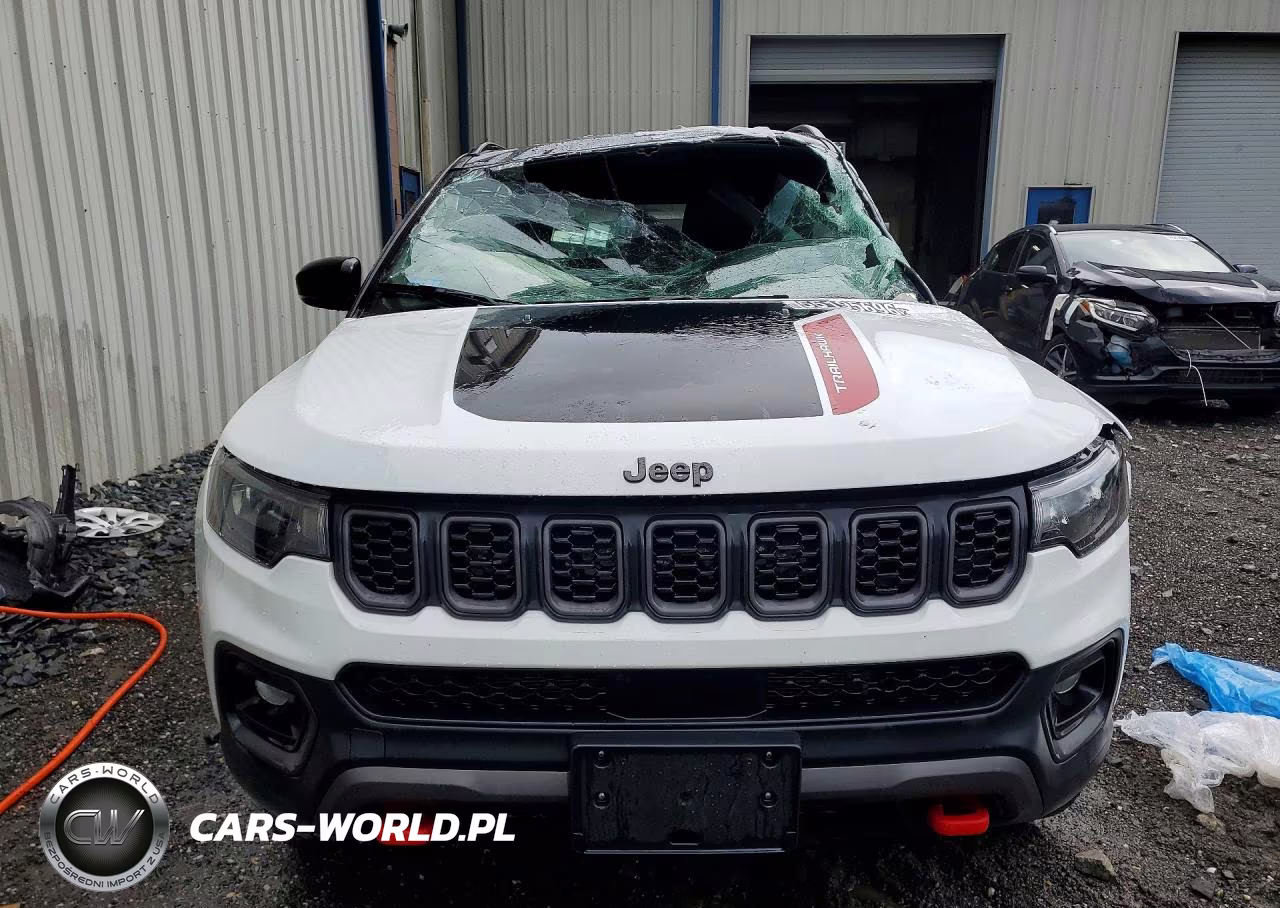 2025 Jeep Compass Trailhawk VIN:3C4NJDDN4ST590225 - 5
