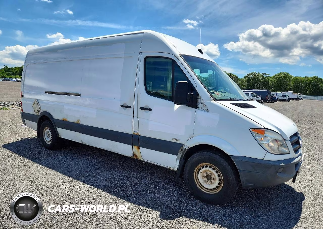 2011 Mercedes Benz Sprinter 2500 VIN:WD3PE8CB3B5577892 - 4