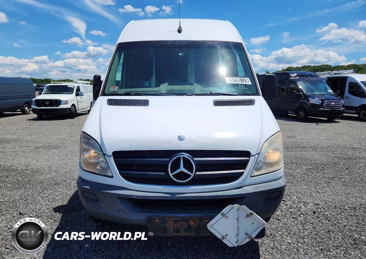 2011 Mercedes Benz Sprinter 2500 VIN:WD3PE8CB3B5577892 - 5