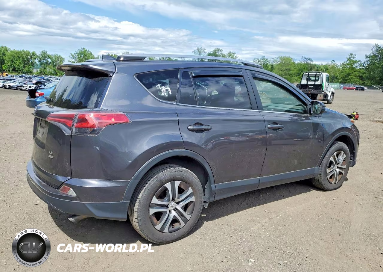 2018 Toyota Rav4 Le VIN:JTMBFREV8JJ250680 - 3