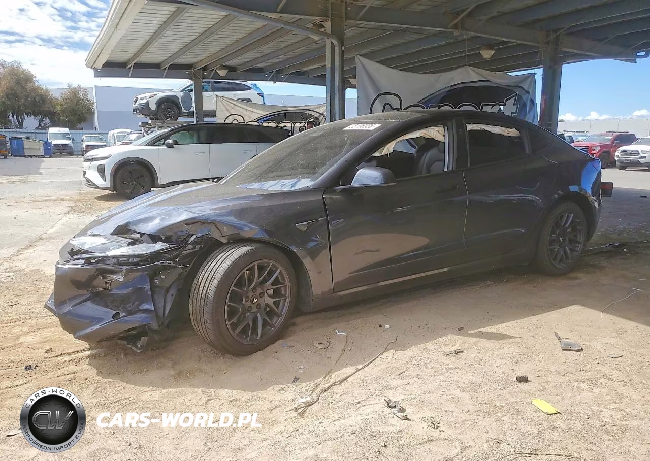 2025 Tesla Model 3 – zdjęcie 1 z 12