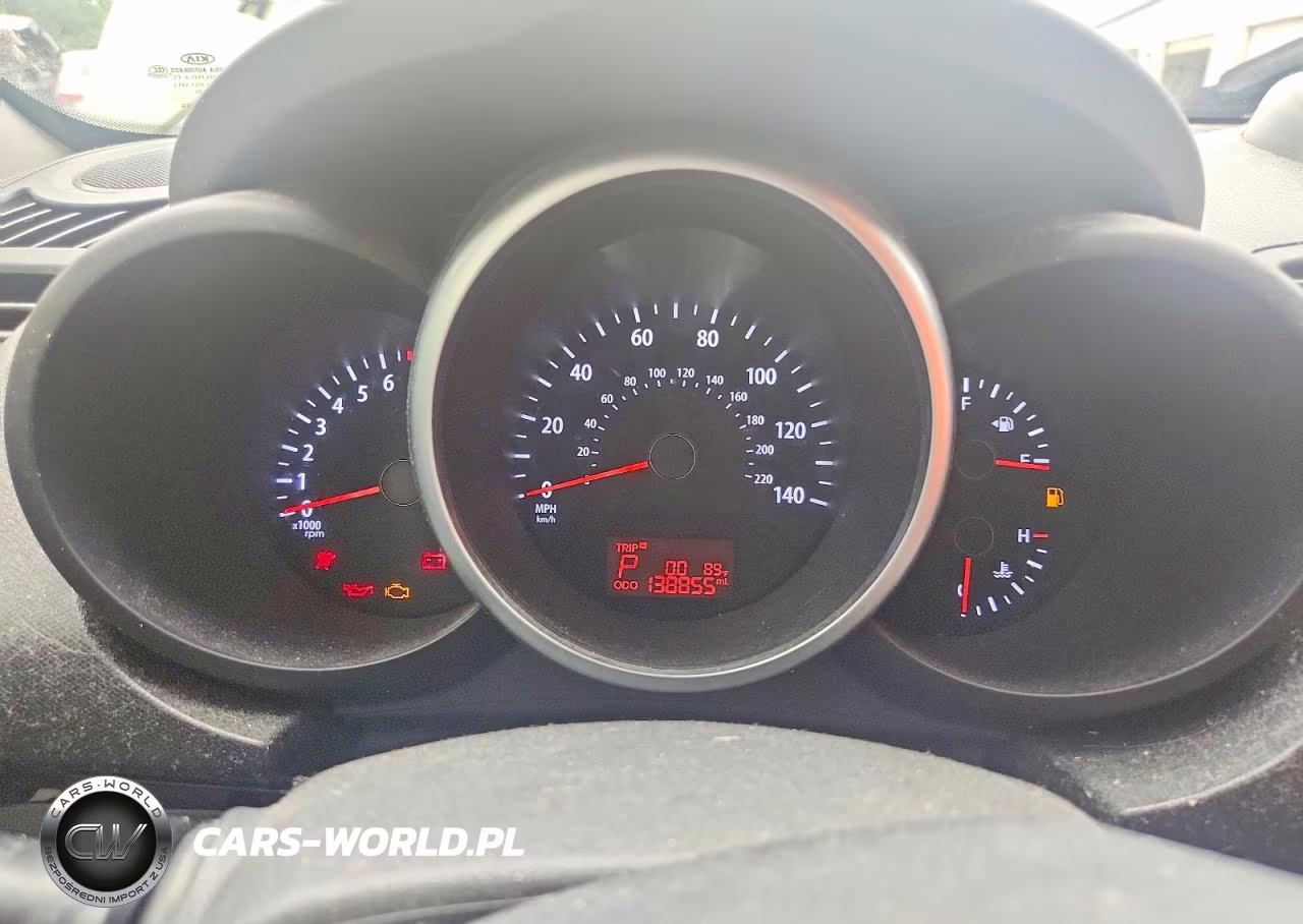2013 Kia Soul + VIN:KNDJT2A67D7574974 - 9