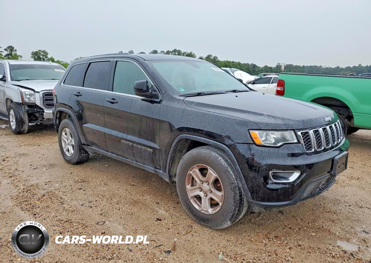 2018 Jeep Grand Cherokee Laredo VIN:1C4RJEAG2JC125241 - 4