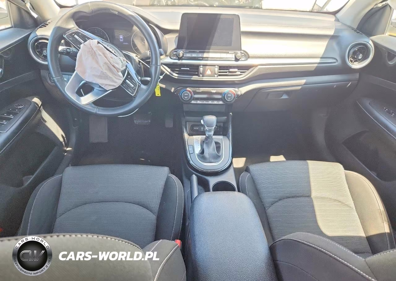 2019 Kia Forte S VIN:3KPF34AD1KE071910 - 8