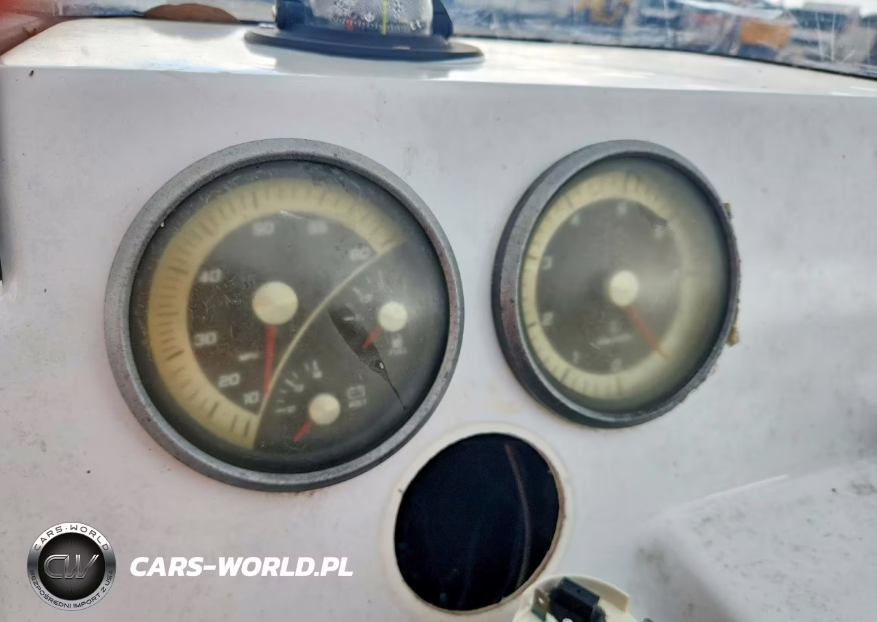 2005 Chaparral Boat VIN:FGBW0251K405 - 8