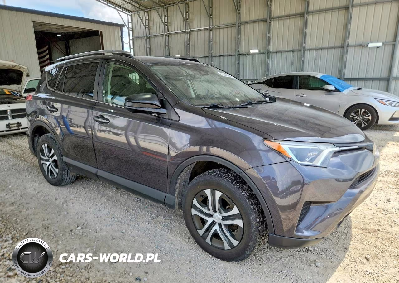 2017 Toyota Rav4 Le VIN:JTMBFREV1HJ136224 - 4