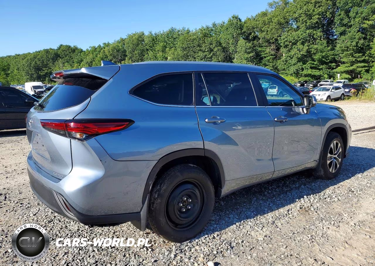 2023 Toyota Highlander Xle VIN:5TDKDRBH2PS515383 - 3