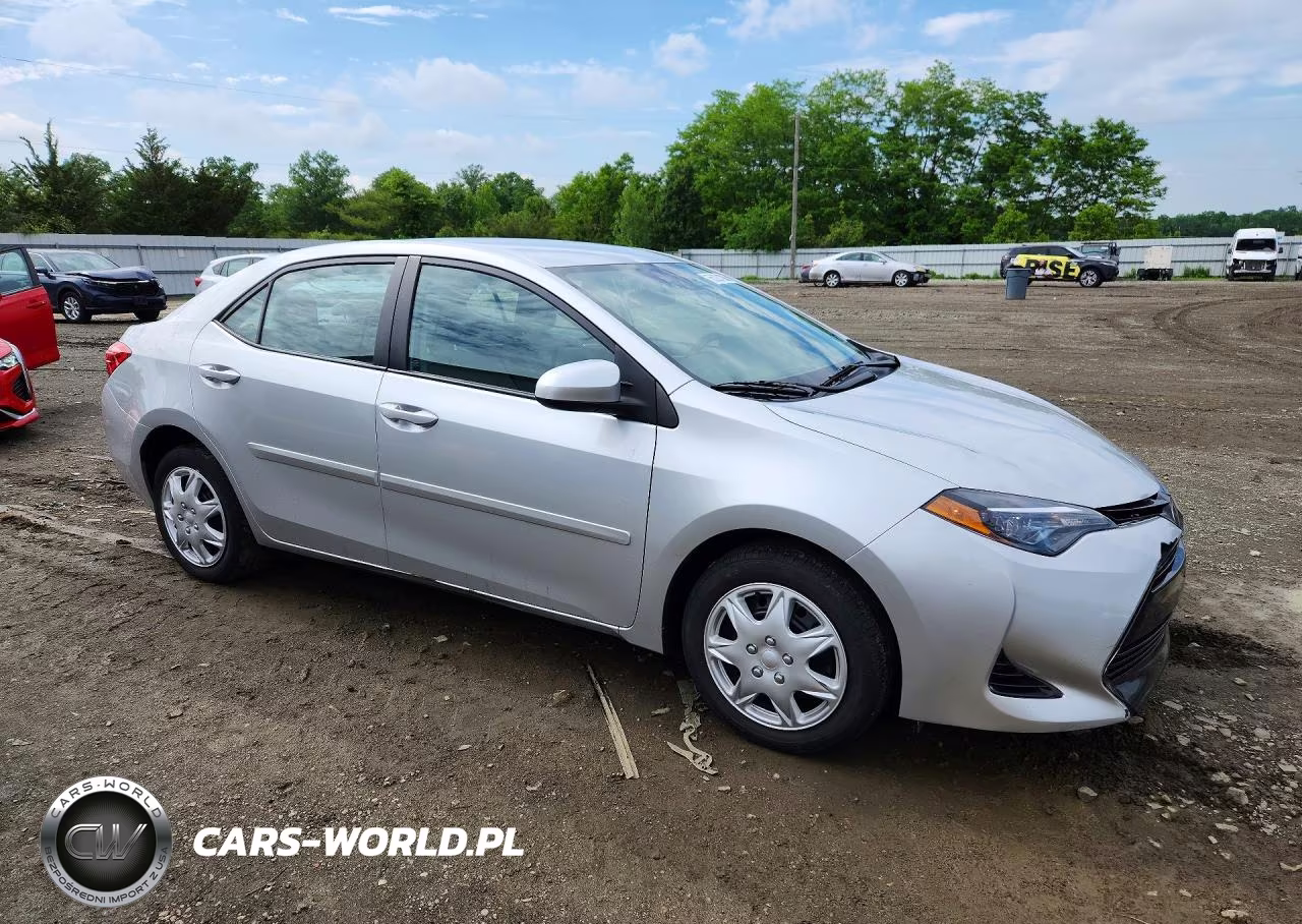 2017 Toyota Corolla Le VIN:2T1BURHE1HC939726 - 4