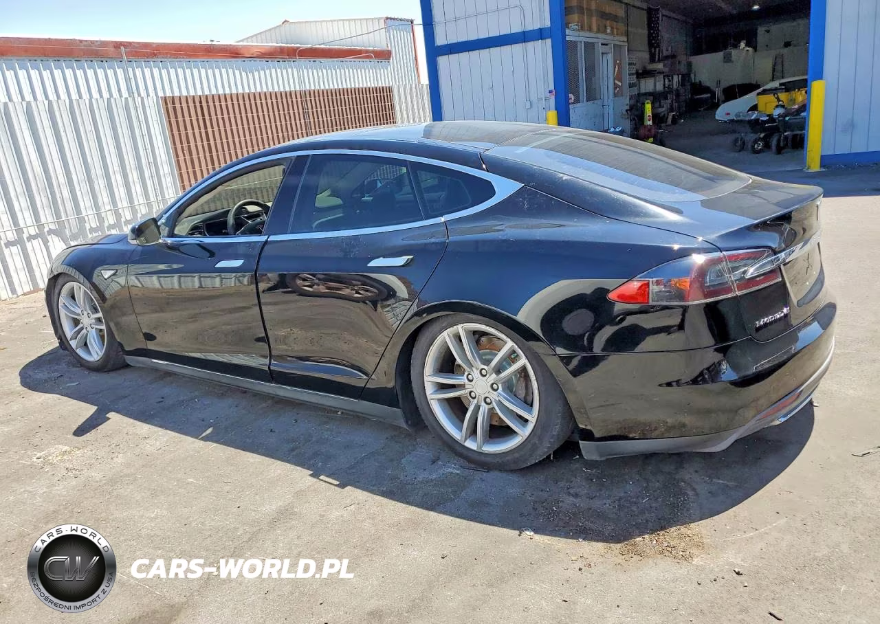 TESLA MODEL S VIN:5YJSA1CN4DFP04485 - 2
