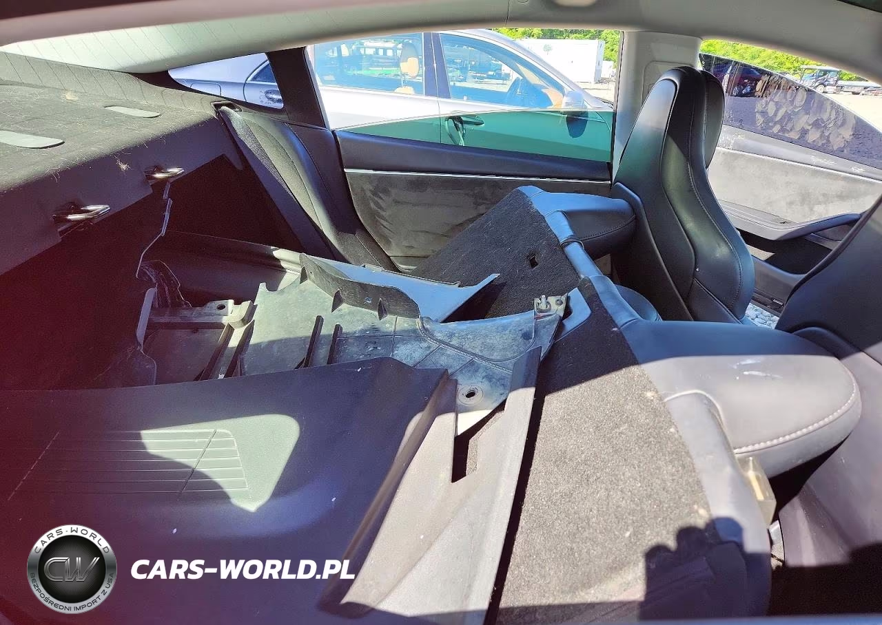 2024 Tesla Model 3 VIN:5YJ3E1ETXRF866035 - 10