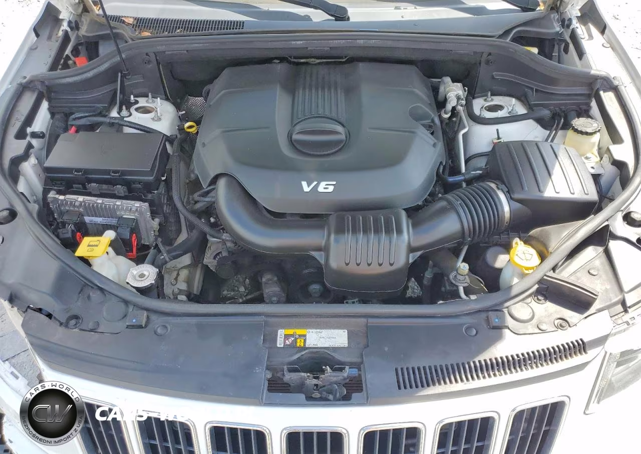 2015 Jeep Grand Cherokee Laredo VIN:1C4RJEAG0FC668496 - 12