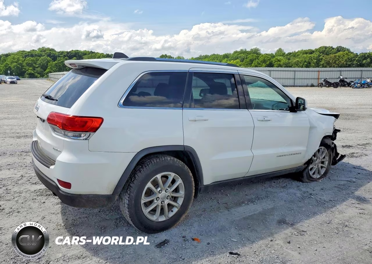 2015 Jeep Grand Cherokee Laredo VIN:1C4RJEAG0FC668496 - 3