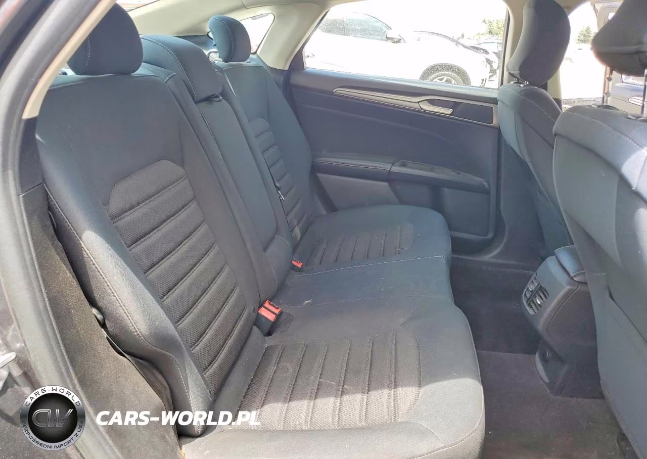 2019 Ford Fusion Se VIN:3FA6P0LU2KR178005 - 10