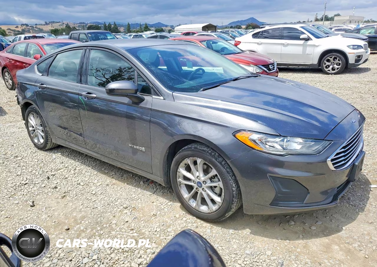 2019 Ford Fusion Se VIN:3FA6P0LU2KR178005 - 4
