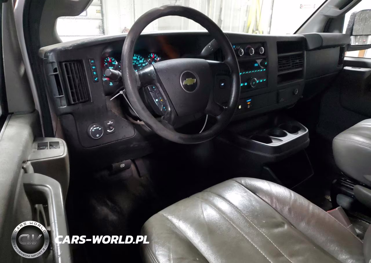 2016 Chevrolet Express G2500 VIN:1GCWGAFG4G1125622 - 8
