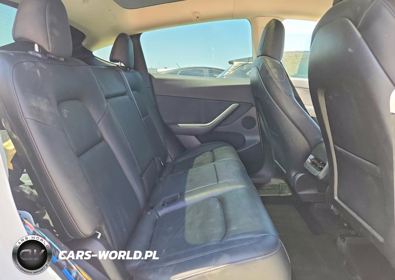 2022 Tesla Model Y VIN:7SAYGDEE1NF364174 - 10