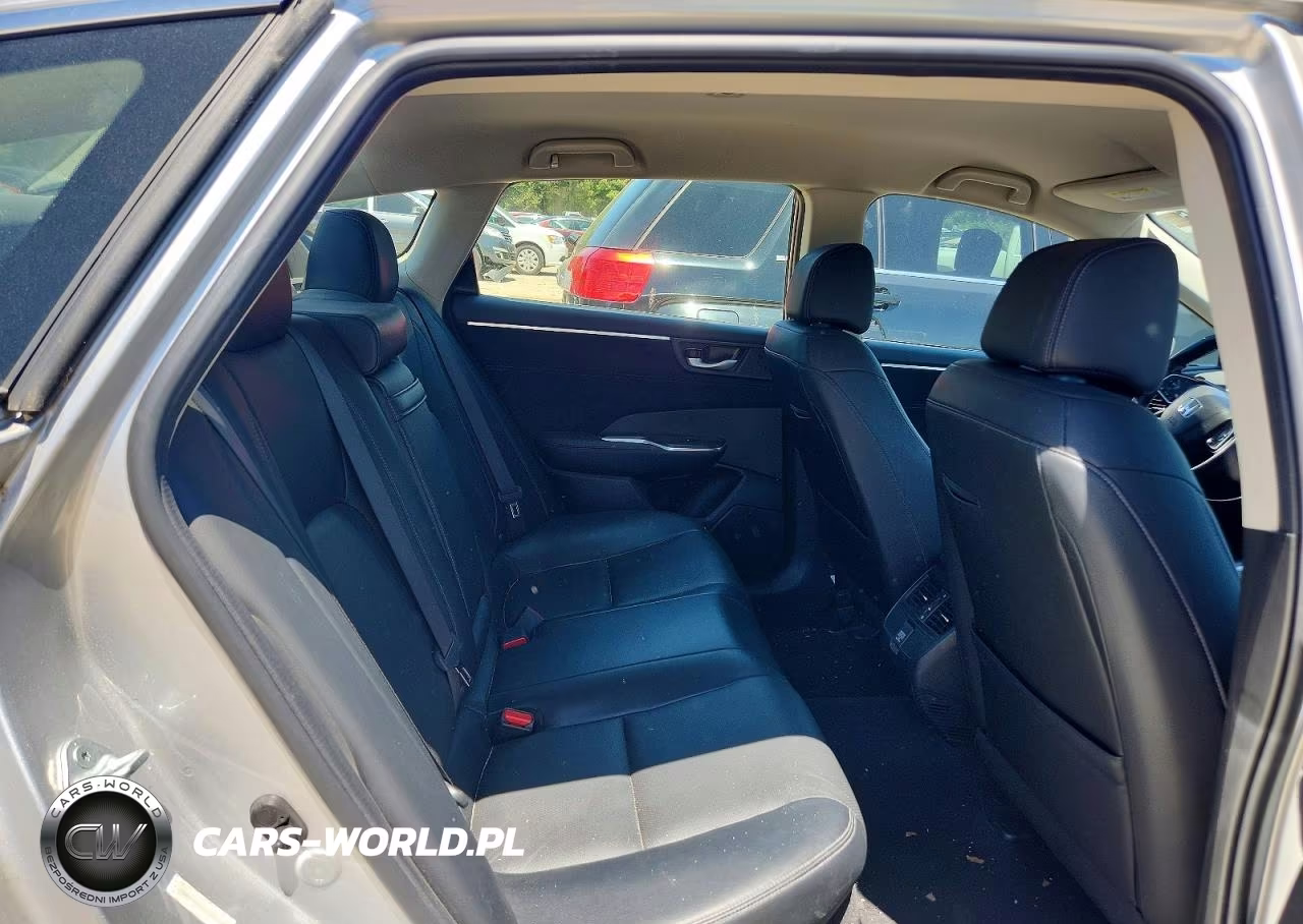 2018 Honda Clarity Touring VIN:JHMZC5F37JC002341 - 10