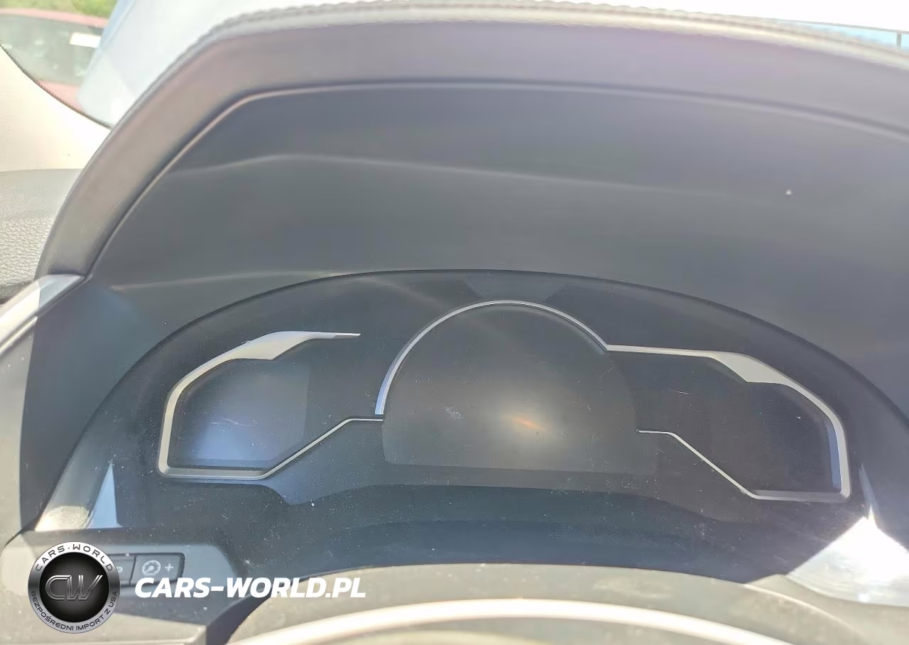 2018 Honda Clarity Touring VIN:JHMZC5F37JC002341 - 9