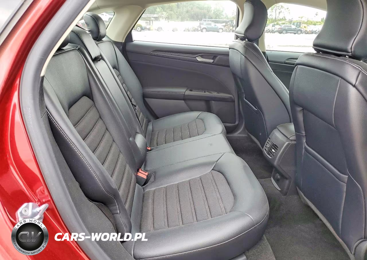 2018 Ford Fusion Se VIN:3FA6P0H72JR161450 - 10