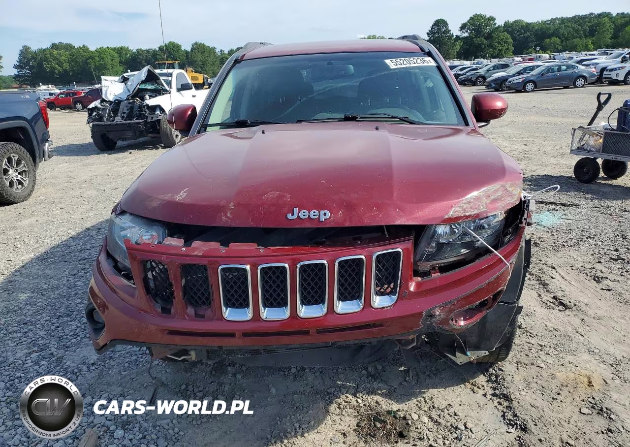 2014 Jeep Compass Latitude VIN:1C4NJCEB2ED703761 - 5