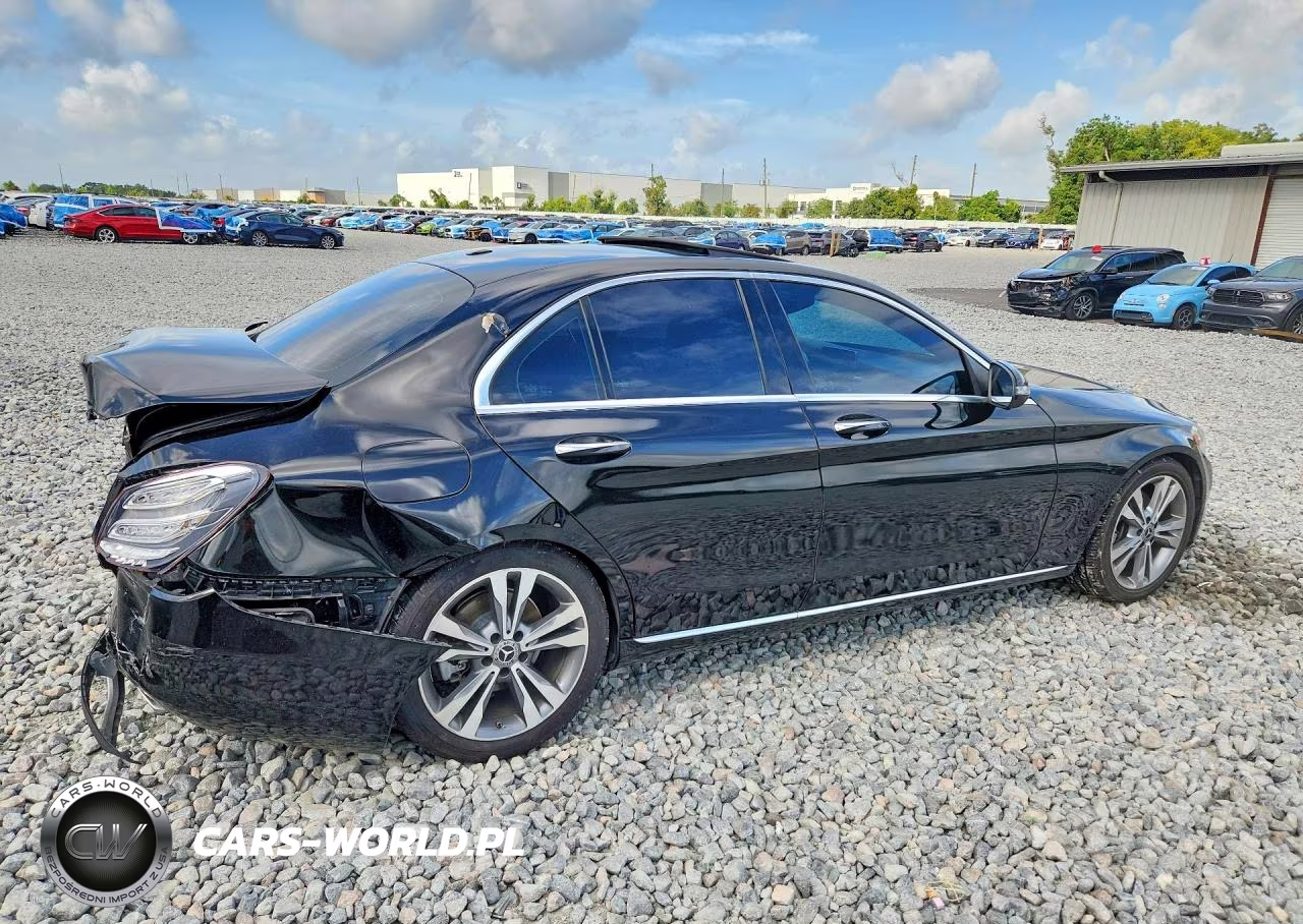 2018 Mercedes-Benz C 300 VIN:55SWF4JB0JU269021 - 3