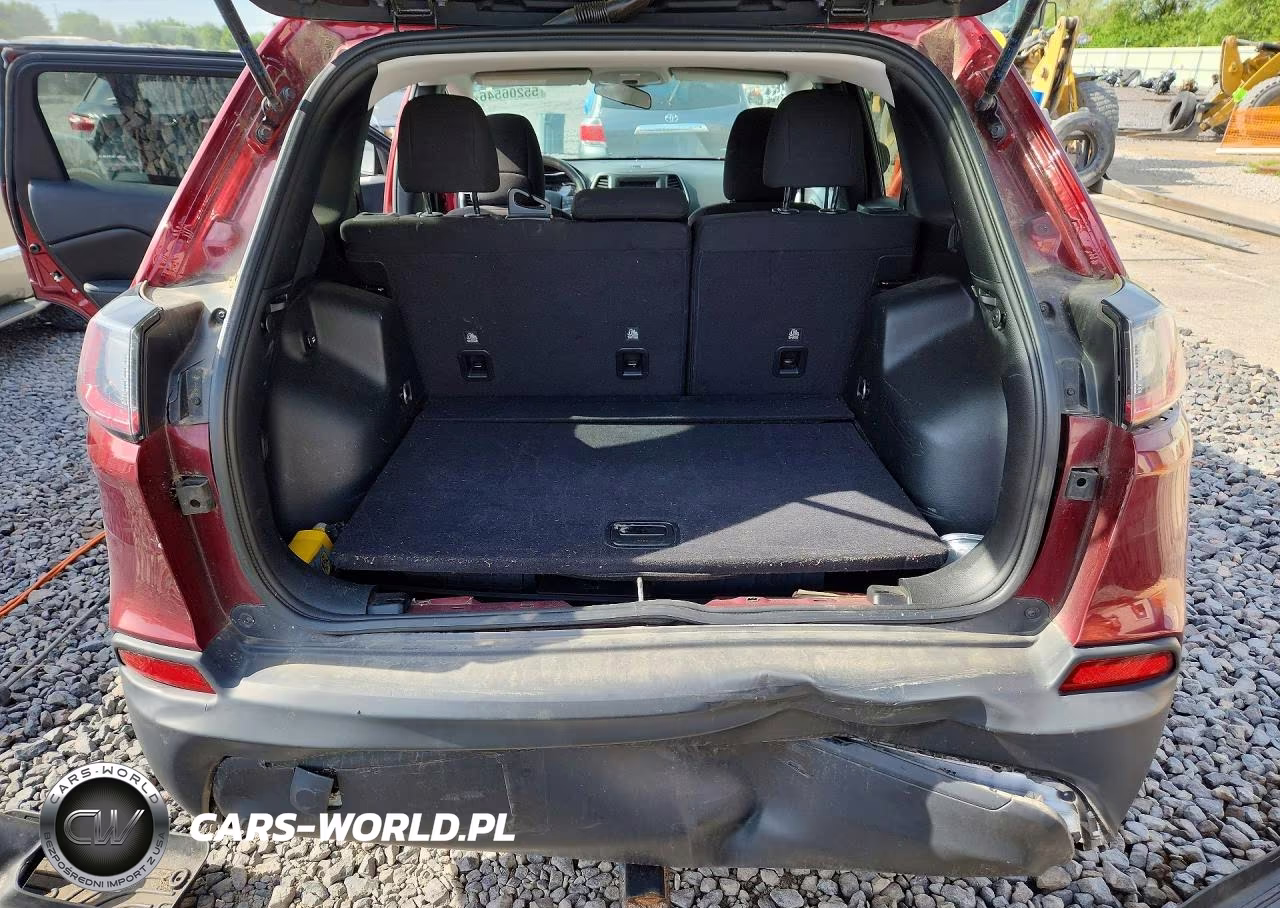 2020 Jeep Cherokee Latitude VIN:1C4PJMCB6LD540823 - 6