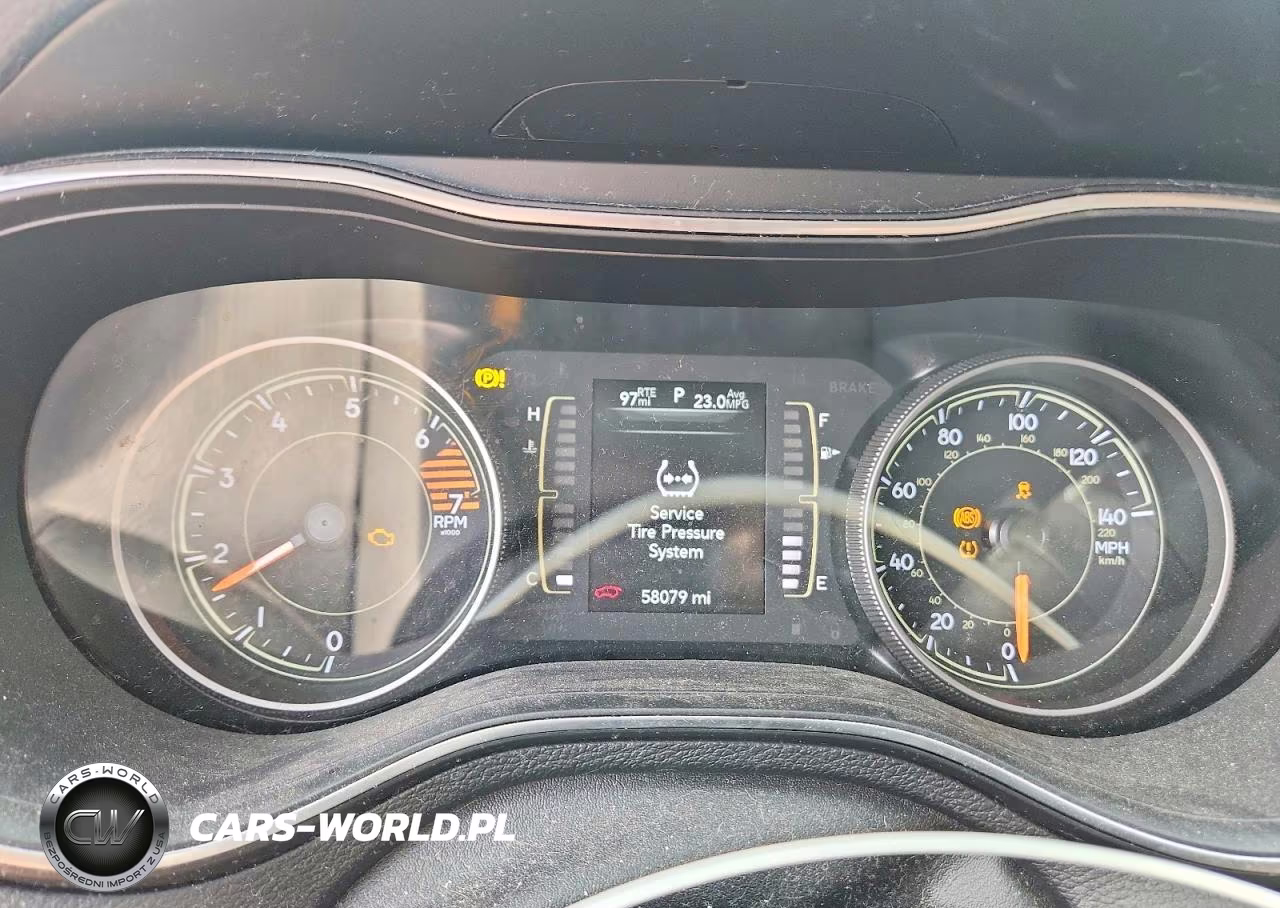 2020 Jeep Cherokee Latitude VIN:1C4PJMCB6LD540823 - 9