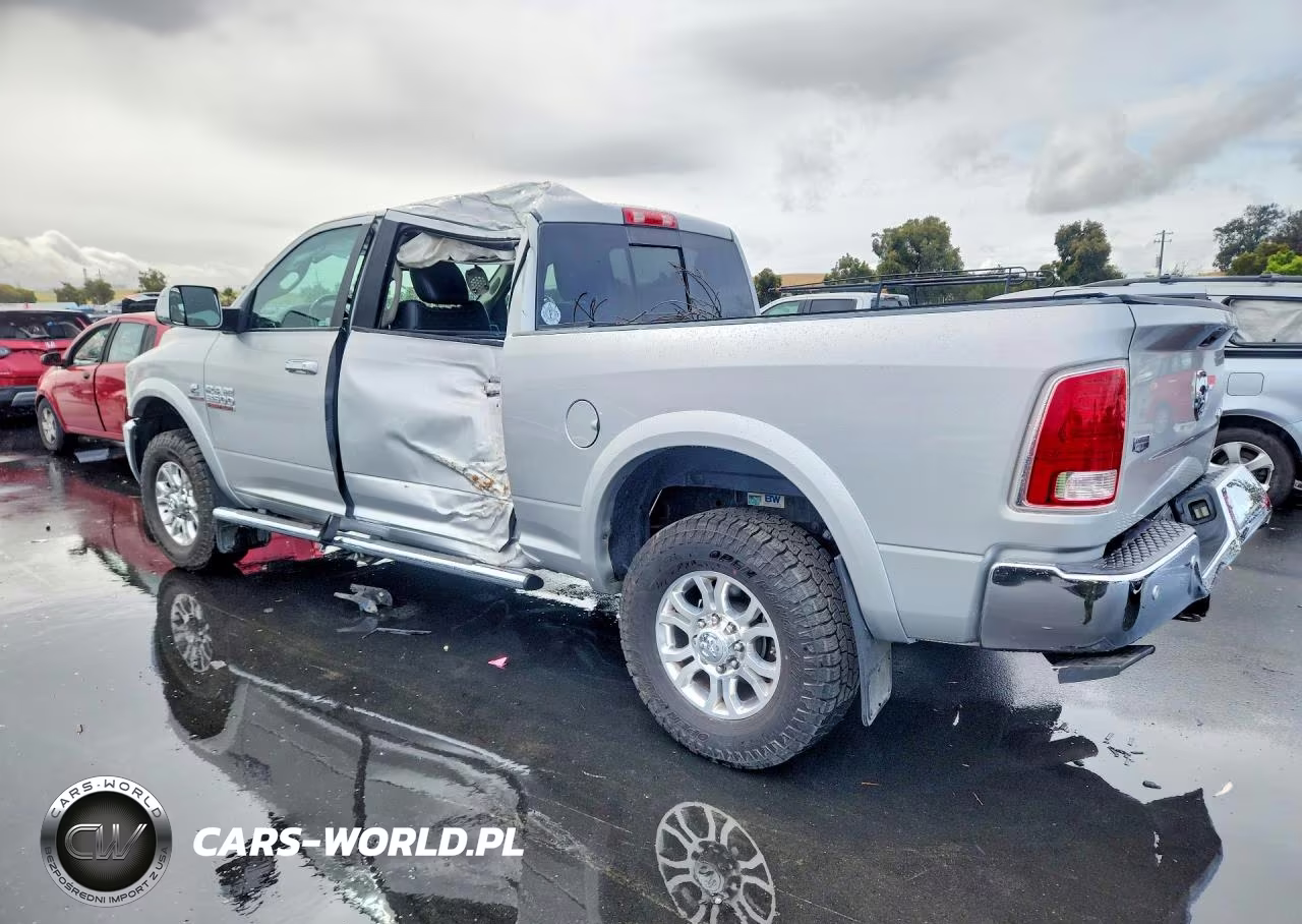 2018 Ram 3500 Laramie VIN:3C63R3EL3JG271467 - 2
