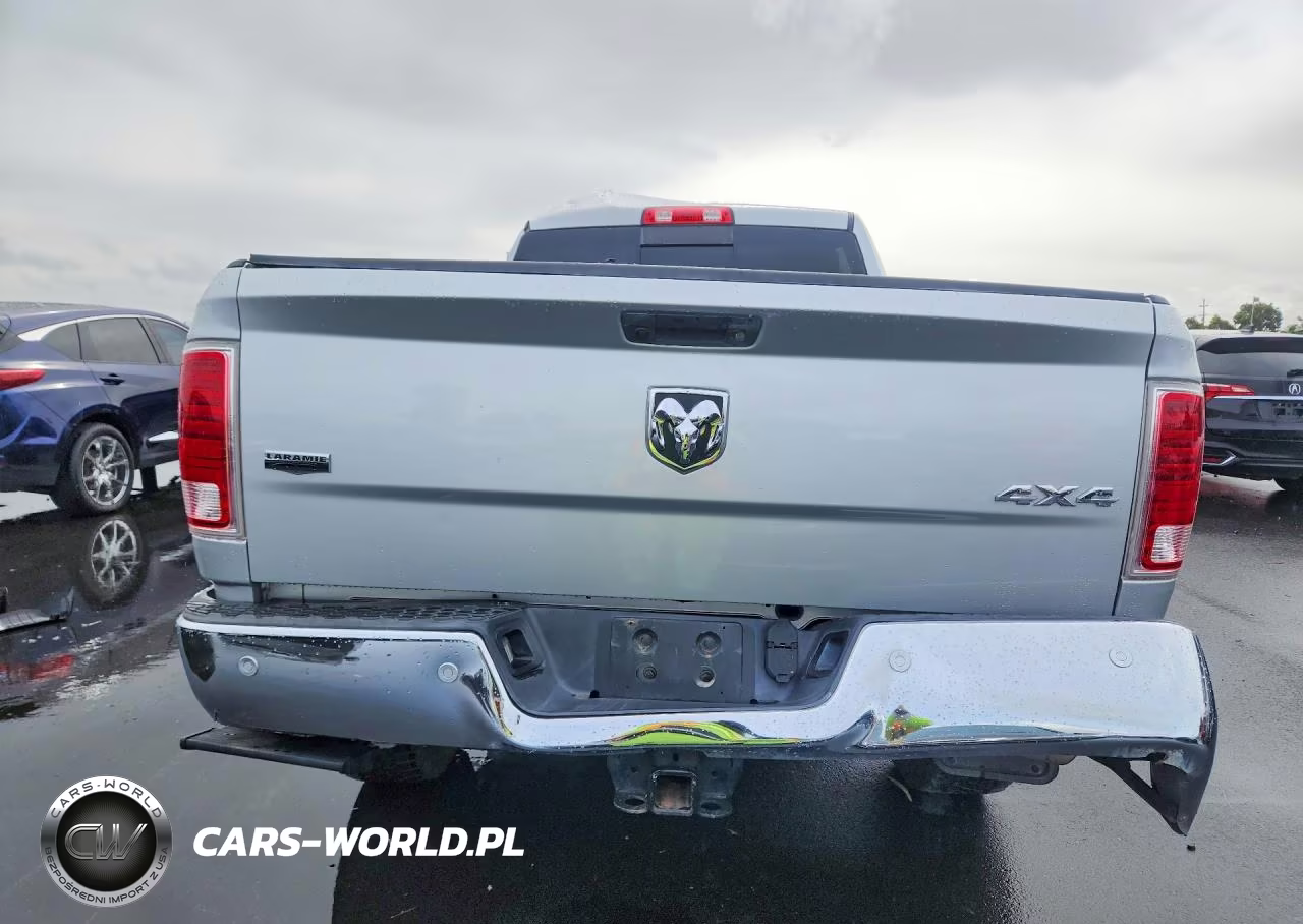 2018 Ram 3500 Laramie VIN:3C63R3EL3JG271467 - 6