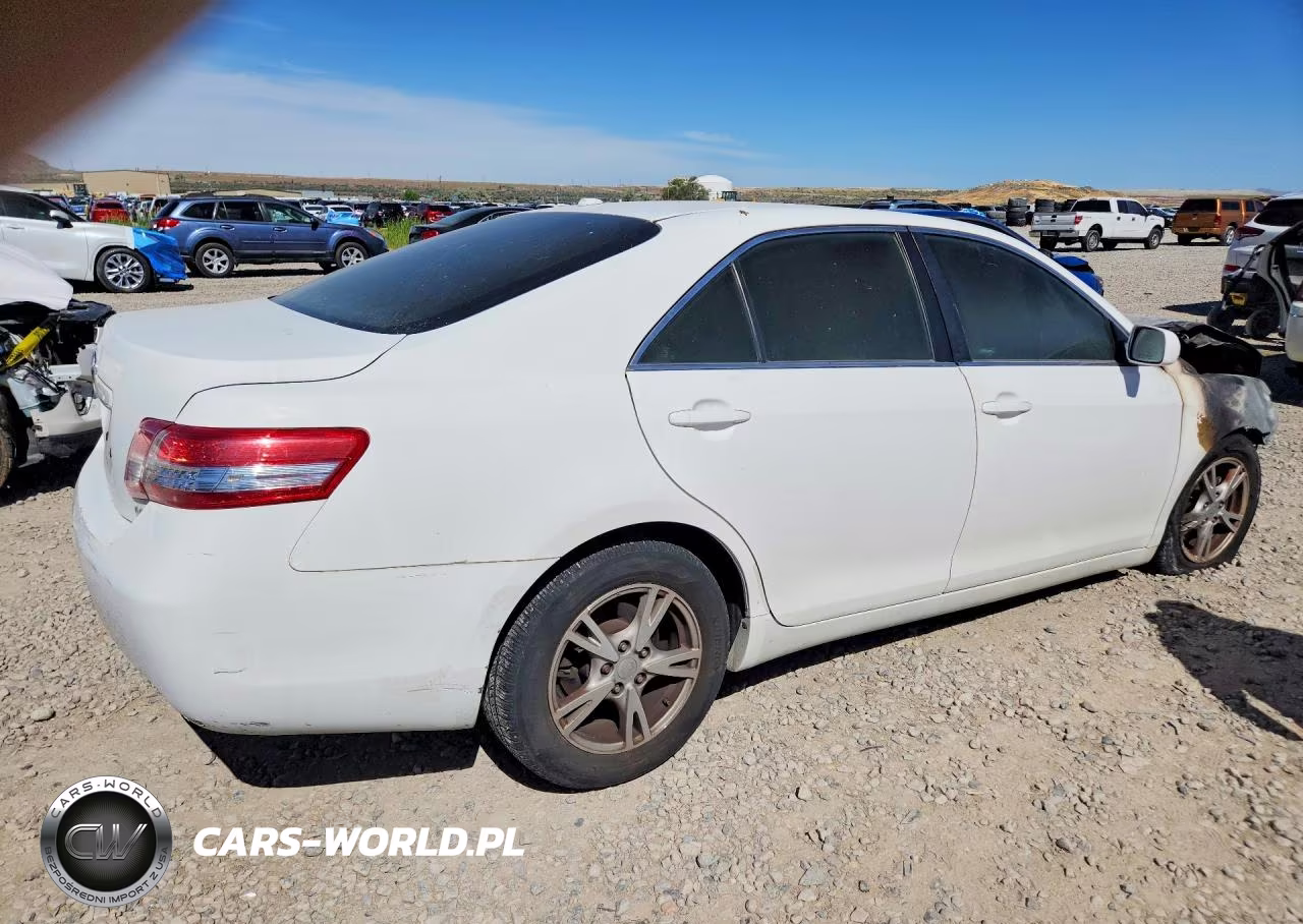 2010 Toyota Camry Le VIN:4T1BF3EK6AU513858 - 3