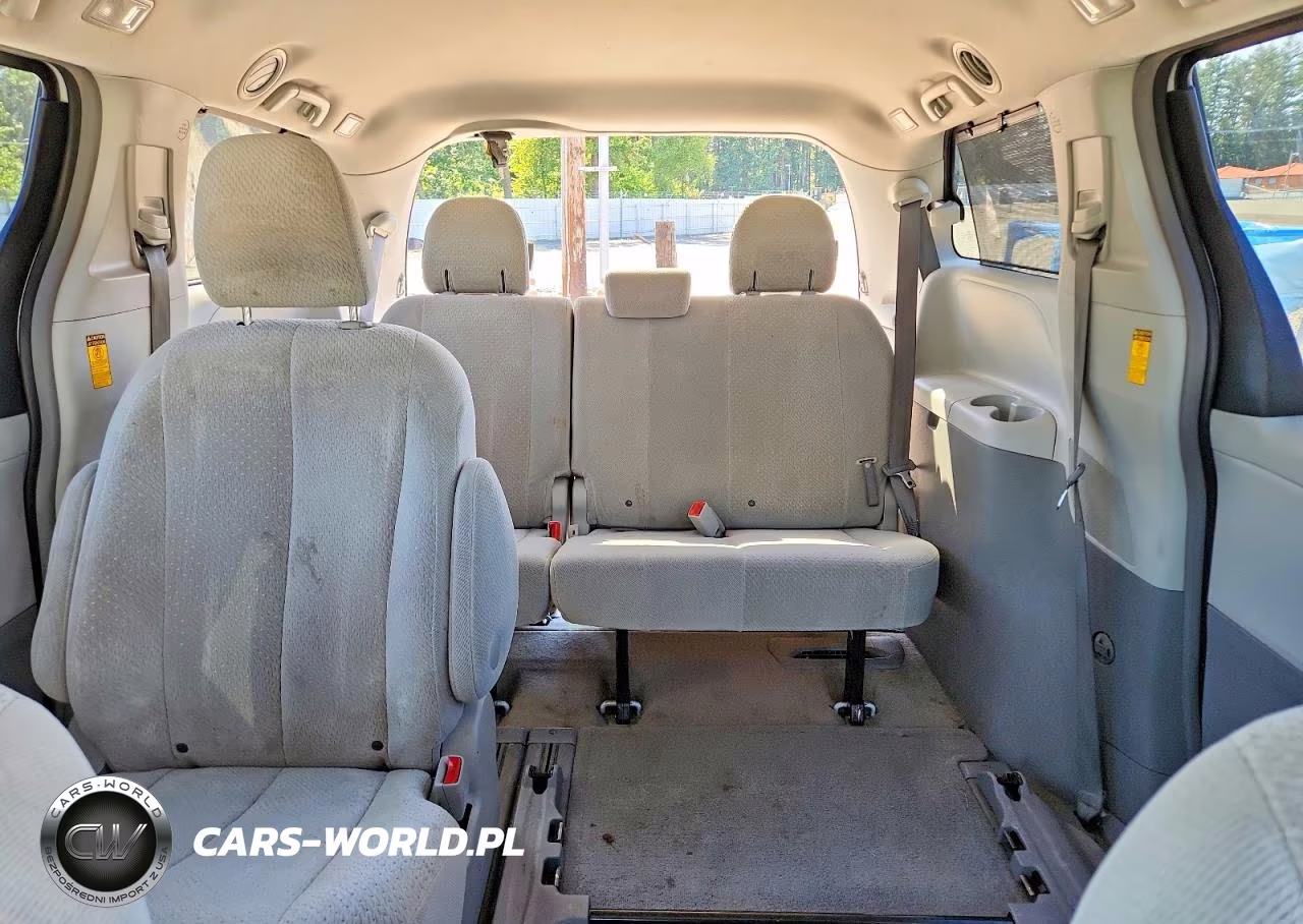 2014 Toyota Sienna Le VIN:5TDKK3DC1ES518227 - 10