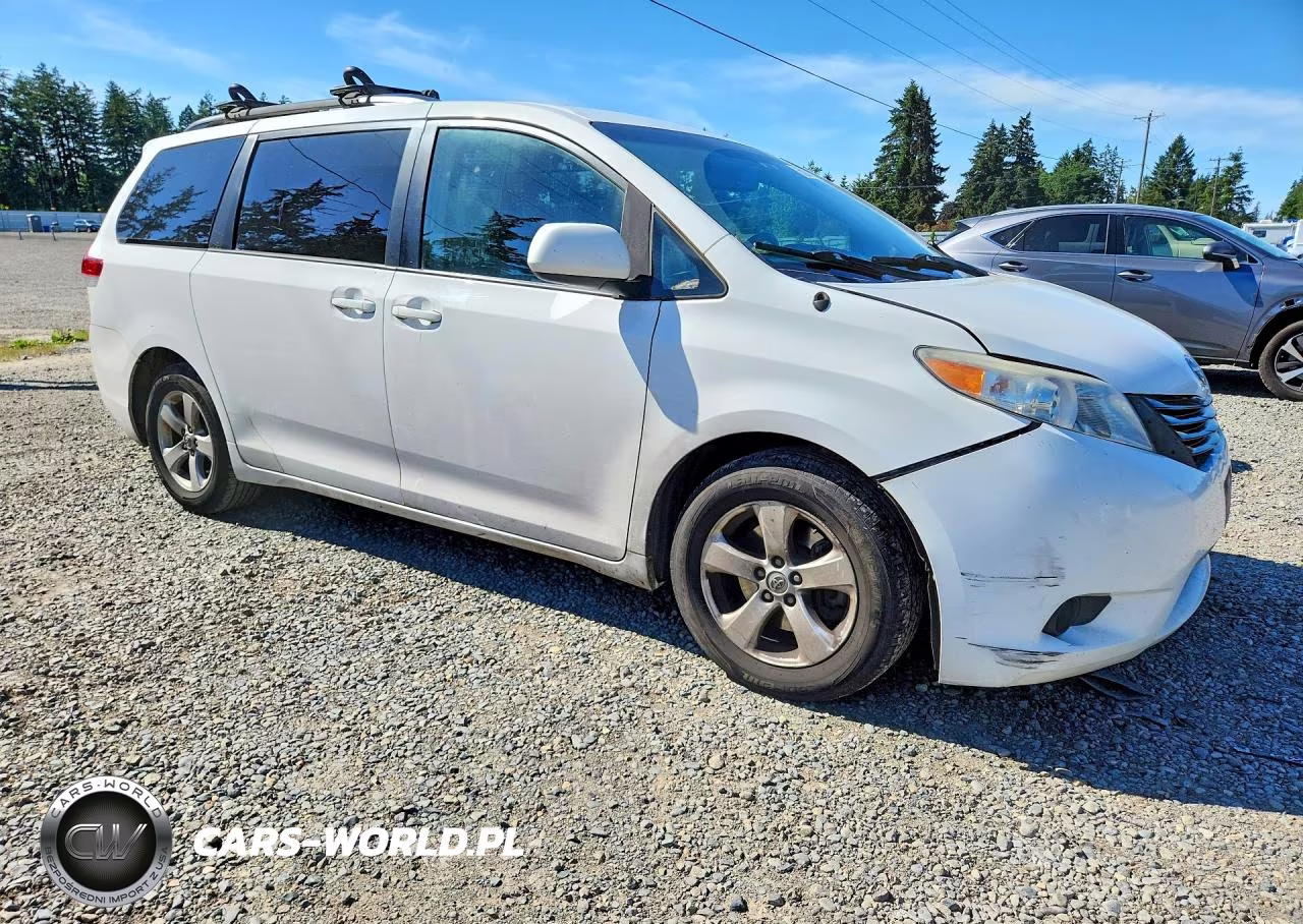 2014 Toyota Sienna Le VIN:5TDKK3DC1ES518227 - 4