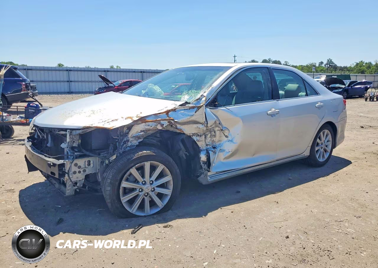 2014 Toyota Camry Xle – zdjęcie 1 z 12