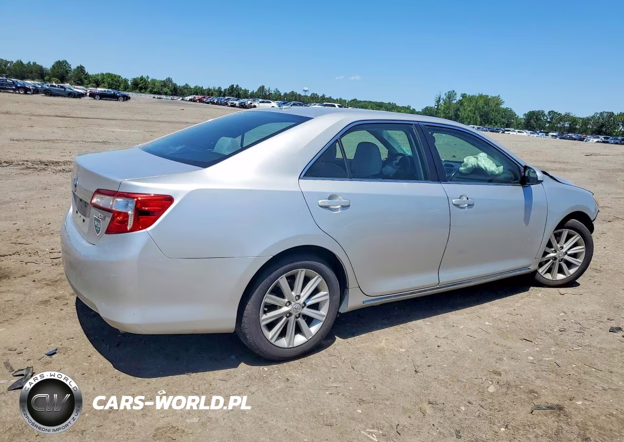 2014 Toyota Camry Xle VIN:4T4BF1FK7ER371003 - 3