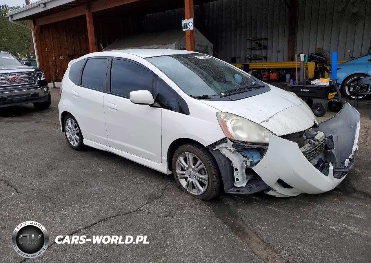 2010 Honda Fit Sport VIN:JHMGE8H4XAC033740 - 4