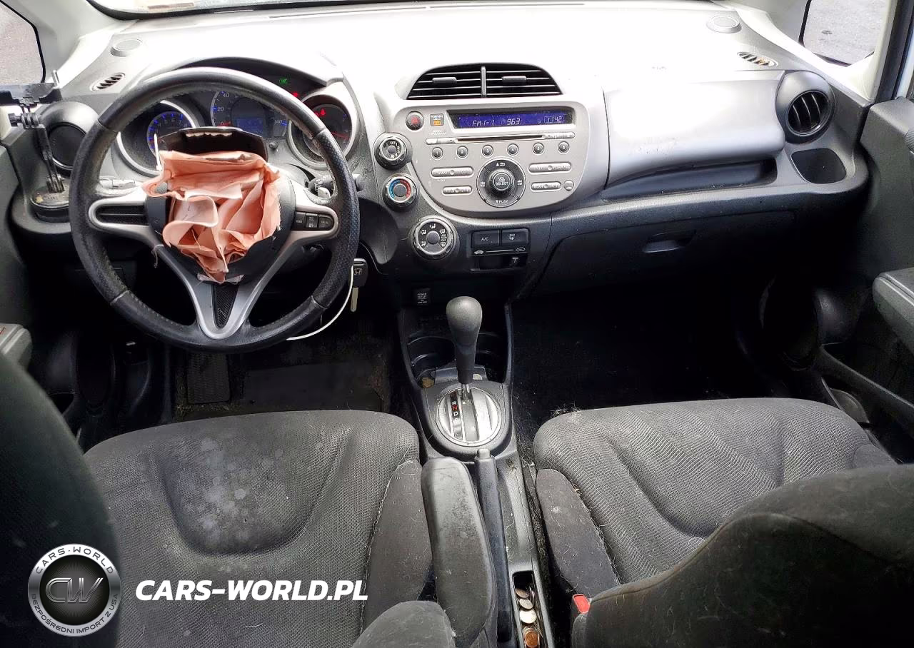2010 Honda Fit Sport VIN:JHMGE8H4XAC033740 - 8