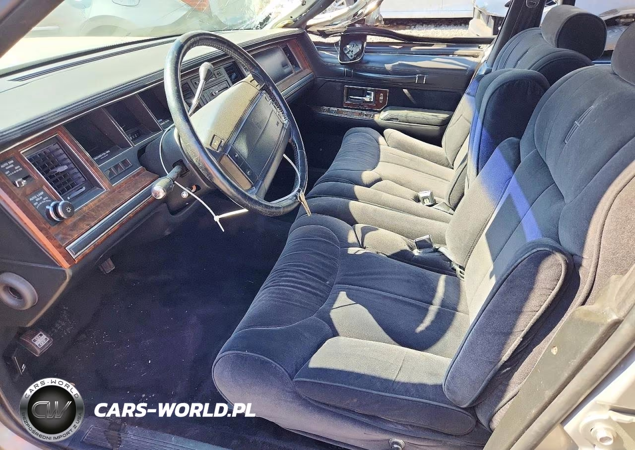 1990 Lincoln Town Car Signature VIN:1LNCM82F6LY792061 - 7