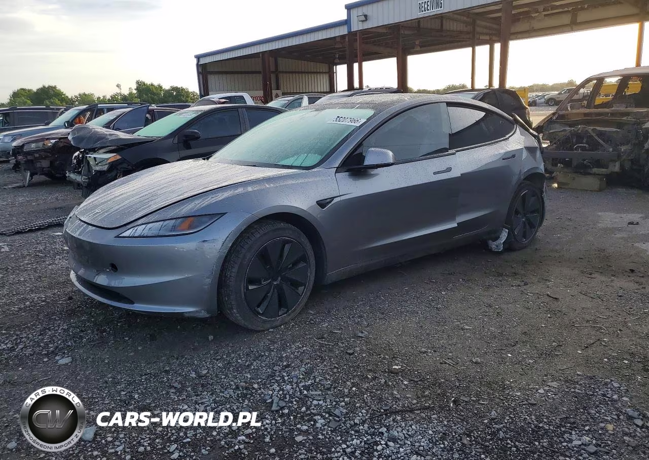 2025 Tesla Model 3 – zdjęcie 1 z 13