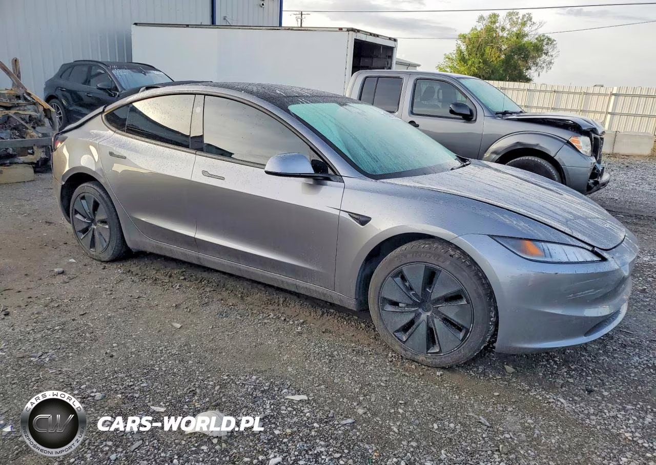 2025 Tesla Model 3 VIN:5YJ3E1EA6SF005603 - 4