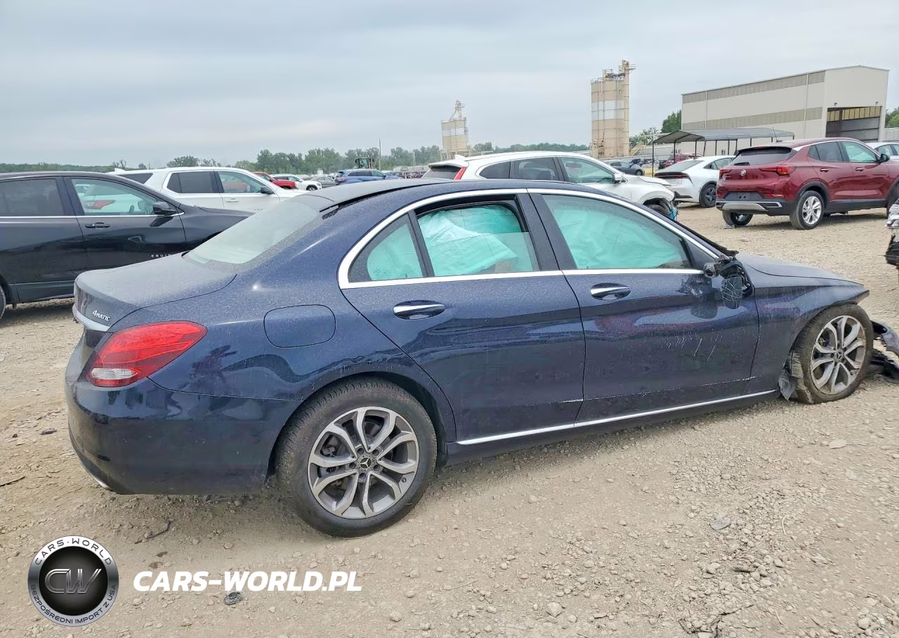 2017 Mercedes-Benz C 300 4Matic VIN:55SWF4KB8HU223915 - 3
