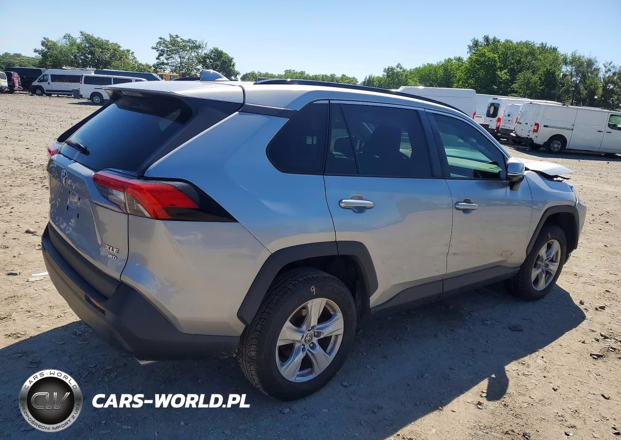 2021 Toyota Rav4 Xle VIN:2T3P1RFV8MW192739 - 3