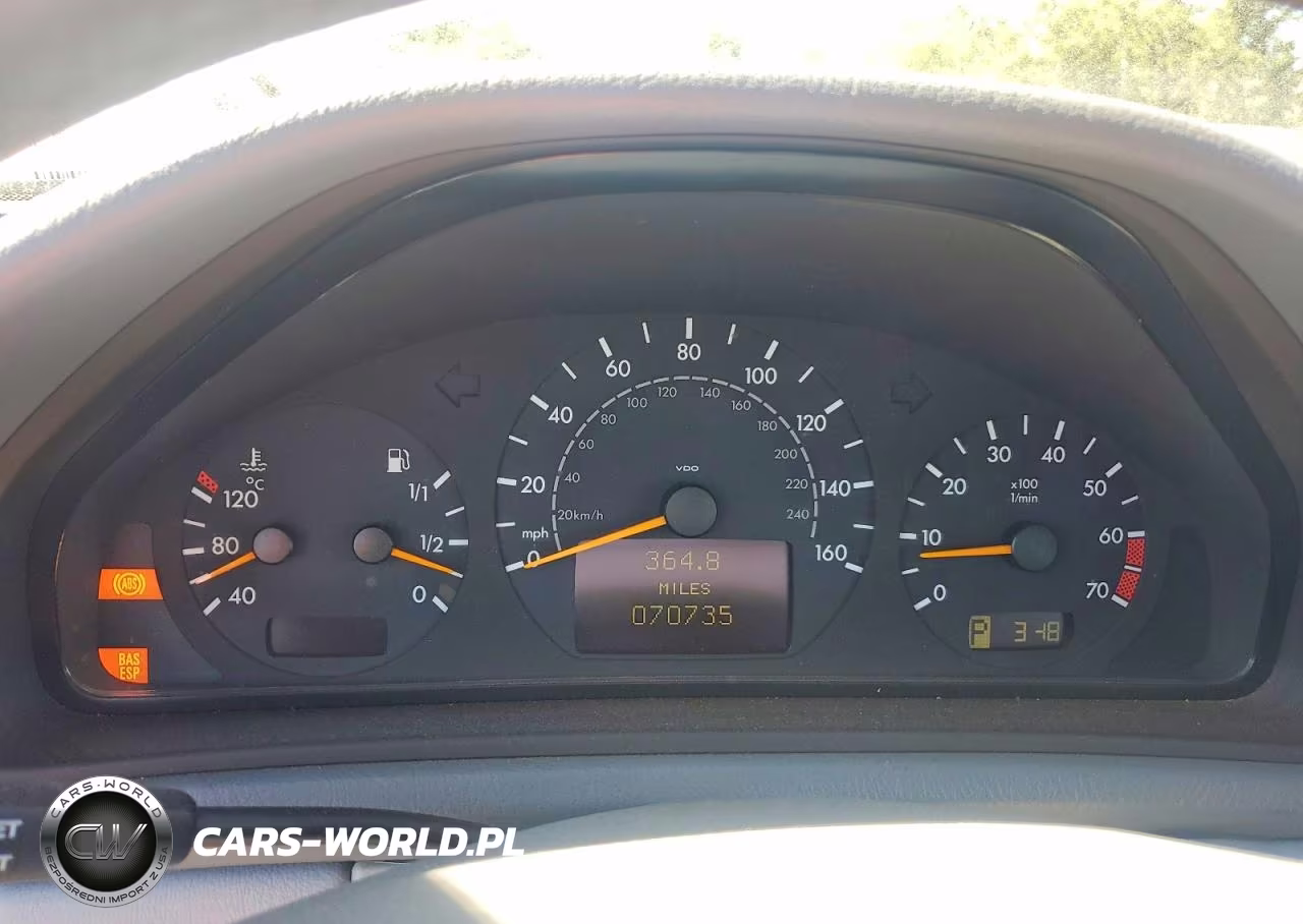 2000 Mercedes-Benz Clk 320 VIN:WDBLK65G6YT050426 - 9