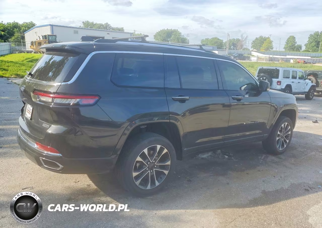 2023 Jeep Grand Cherokee L Overland VIN:1C4RJKDG7P8831076 - 3