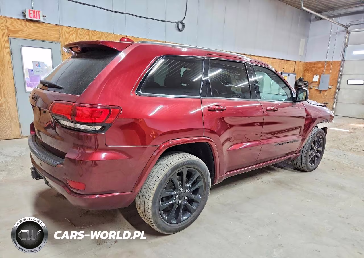 2022 Jeep Grand Cherokee Laredo E VIN:1C4RJFAG9NC114555 - 3