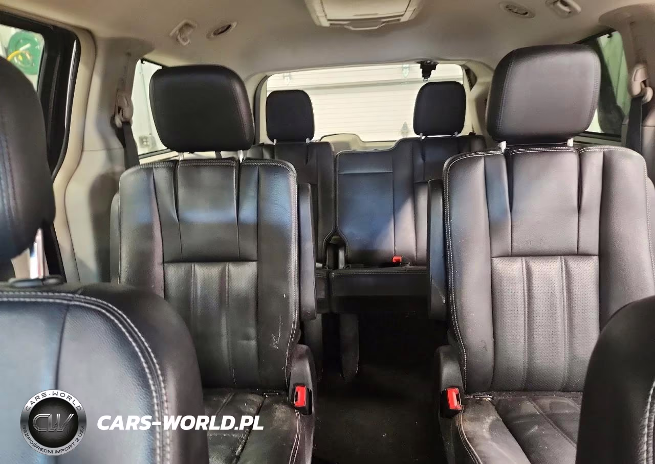2015 Chrysler Town & Country Touring L VIN:2C4RC1CG4FR674423 - 10